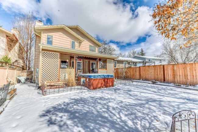 262 Shawnessy Drive Sw, Home with 4 bedrooms, 2 bathrooms and 4 parking in Calgary AB | Image 32