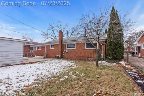 6600 Shadowlawn St, Dearborn Heights, MI, 48127-1974 | Card Image