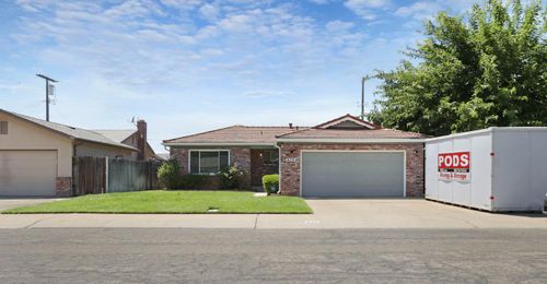 829 S California St, Lodi, CA, 95240-4622 | Card Image