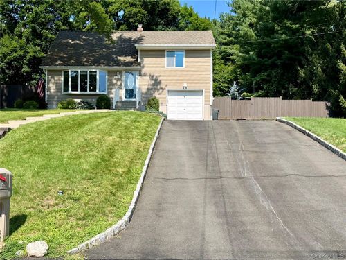 37 Mckinley St, Pearl River, NY, 10965-1407 | Card Image