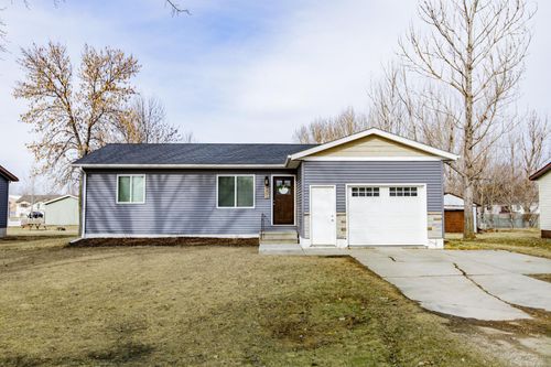 505 4th St E, Horace, ND, 58047-4627 | Card Image