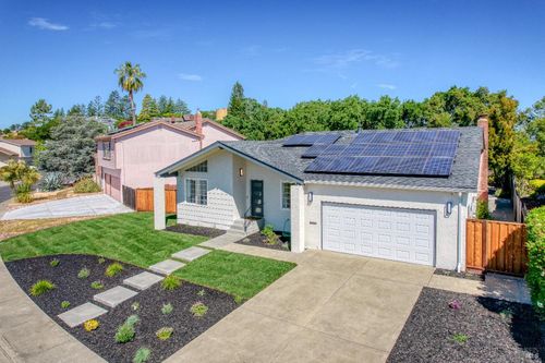 13 Woodland Court, Novato, CA, 94947 | Card Image