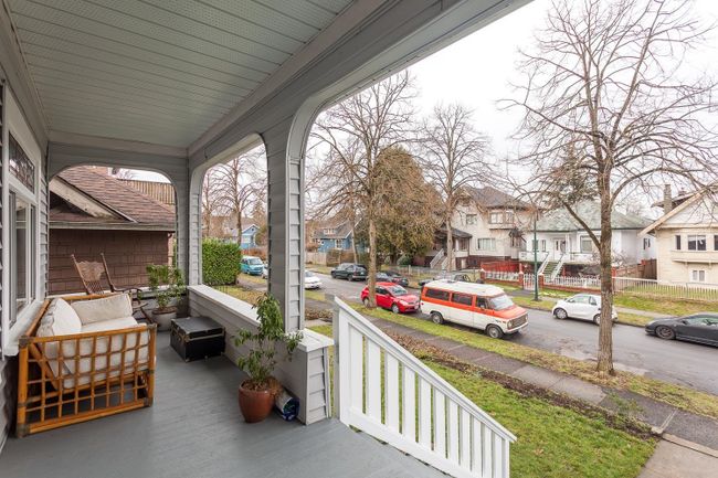 836 838 E 11 Th Avenue, House other with 6 bedrooms, 4 bathrooms and 1 parking in Vancouver BC | Image 2