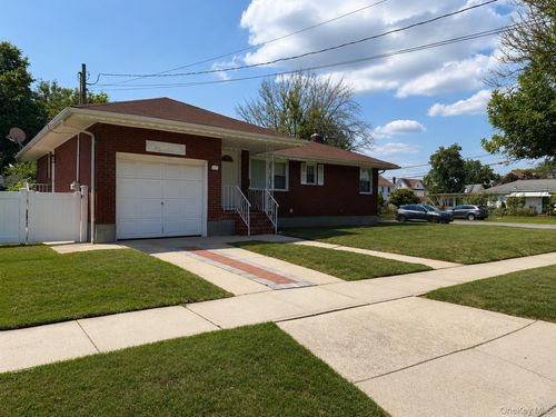106 Kennedy Ave, Hempstead, NY, 11550-7009 | Card Image