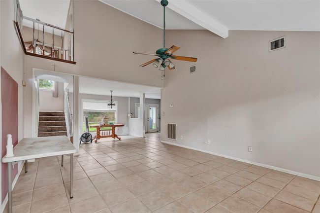 906 N Chamfer Way, House other with 4 bedrooms, 2 bathrooms and 2 parking in Crosby TX | Image 8