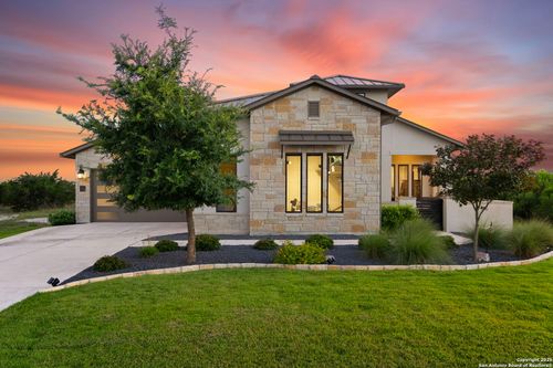 75 Mariposa Pkwy E, Boerne, TX, 78006-3090 | Card Image