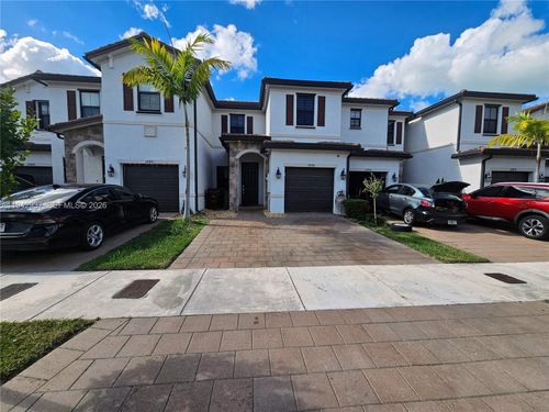 10918 W 33rd Way, Hialeah, FL, 33018-2195 | Card Image