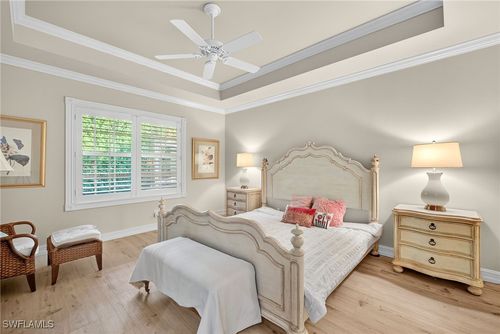 4822 Europa Dr, NAPLES, FL, 34105-5602 | Card Image