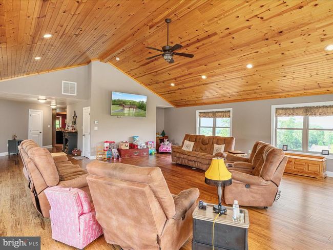 1996 Buck Mountain Rd, House other with 4 bedrooms, 4 bathrooms and null parking in Bentonville VA | Image 17