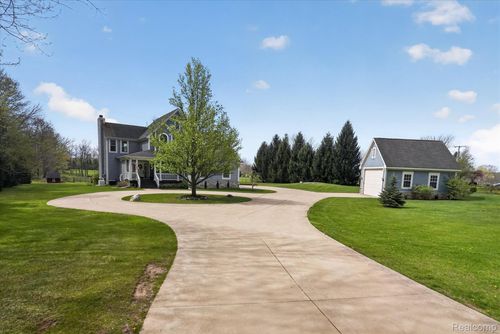 2164 Allen Rd, Howell, MI, 48855-9250 | Card Image