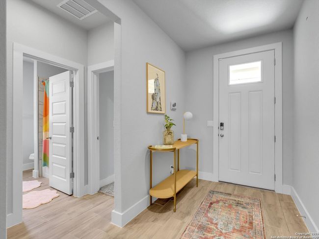 7105 Walkers Loop, House other with 3 bedrooms, 2 bathrooms and null parking in San Antonio TX | Image 6