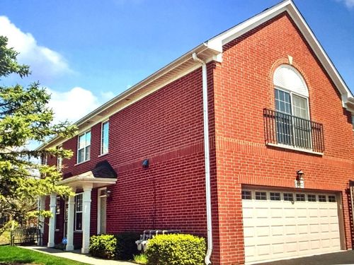 17-e1-1002 Kensington Dr, Northbrook, IL, 60062-5975 | Card Image