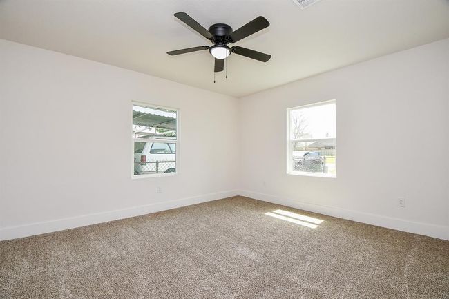4223 Elmwood St, House other with 4 bedrooms, 2 bathrooms and 1 parking in Houston TX | Image 12