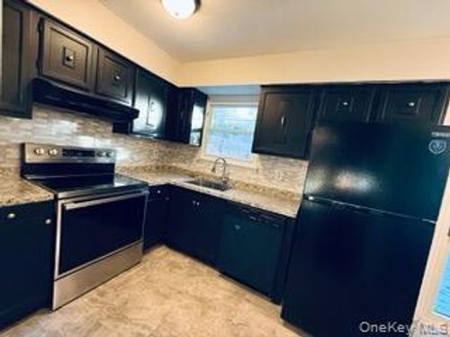 407 Saracino Dr, Maybrook, NY, 12543-1129 | Card Image
