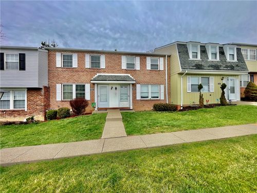 604 Countryside Dr, Mc Kees Rocks, PA, 15136-1218 | Card Image