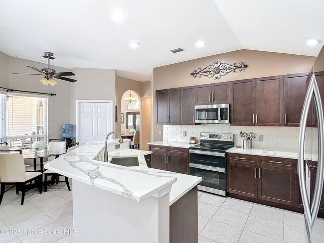 603 Cross Creek Dr, House other with 4 bedrooms, 2 bathrooms and null parking in Sebastian FL | Image 13