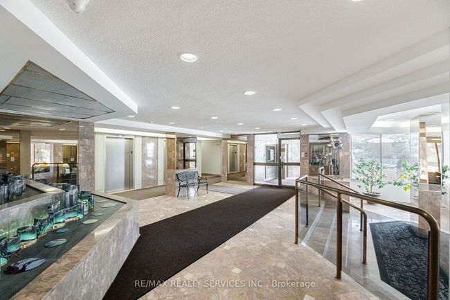 1210 - 20 Cherrytree Dr, Condo with 3 bedrooms, 2 bathrooms and null parking in Brampton ON | Image 6