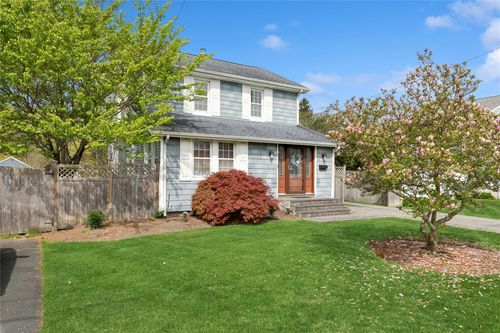 106 Roosevelt Ave, Islip, NY, 11751-2519 | Card Image