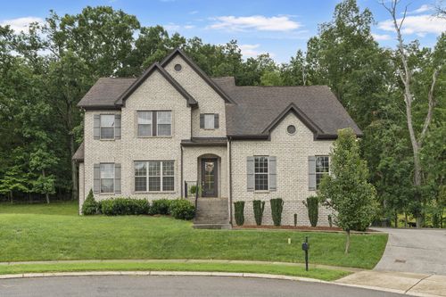 137 Burntash Ln, Hendersonville, TN, 37075-7222 | Card Image