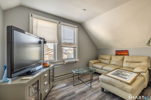 3rd-795 Brewster St, Bridgeport, CT, 06605-2936 | Card Image