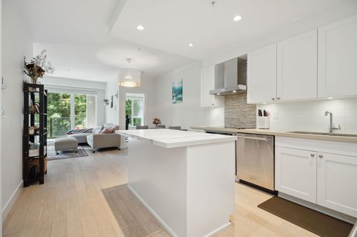 305-3399 Noel Dr, Burnaby, BC, V3J0G8 | Card Image