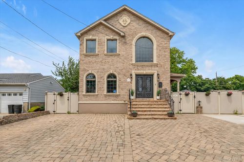 1789 Stuyvesant Ave, Merrick, NY, 11566-3508 | Card Image