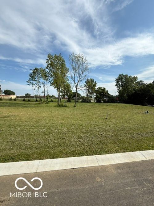 4874 Lakeview Dr, Greenwood, IN, 46143-9383 | Card Image