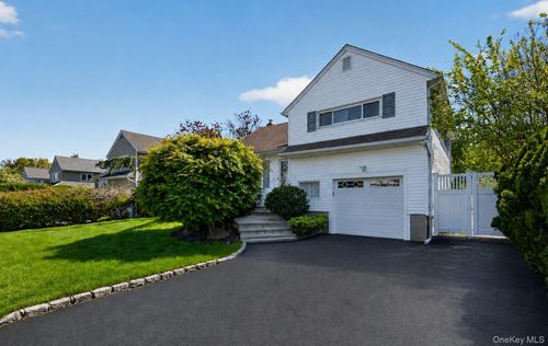 9 Marilyn Blvd, Plainview, NY, 11803-1923 | Card Image