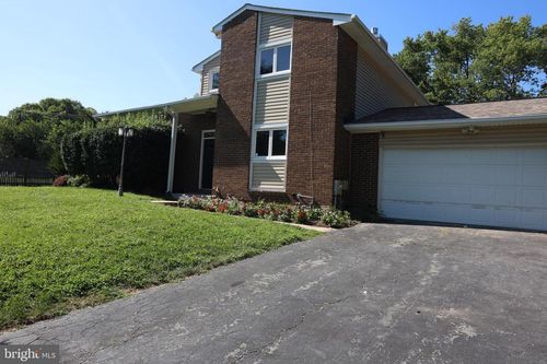 10204 Pine Meadows Ln, UPPER MARLBORO, MD, 20772-3870 | Card Image