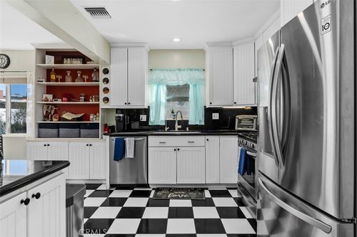 314 S Velva Pl, Anaheim, CA, 92804-2647 | Card Image