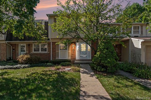 5093 Buckingham, Troy, MI, 48098-2613 | Card Image