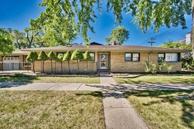 6802 N Lowell Avenue, House other with 3 bedrooms, 3 bathrooms and 1 parking in Lincolnwood IL | Image 1