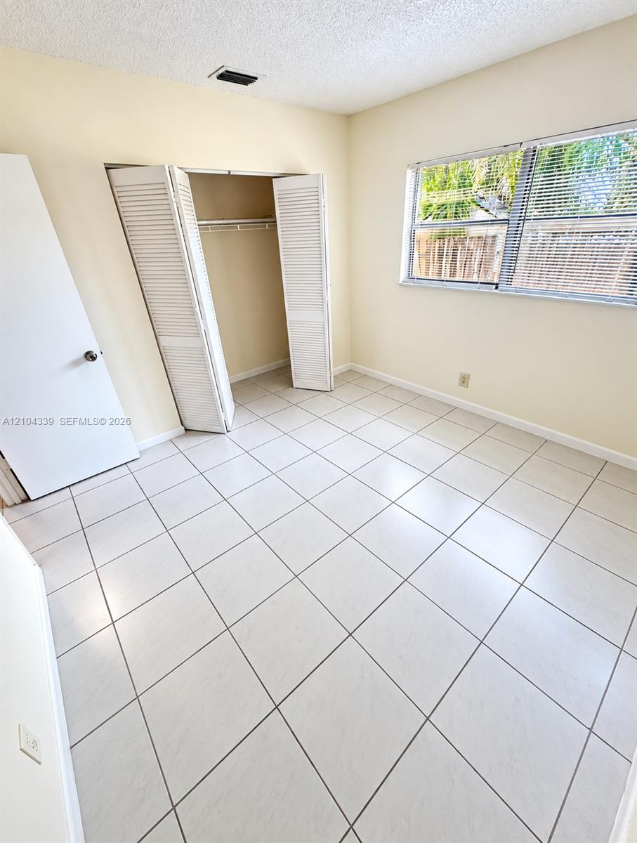 Residential Lease in Dania Beach