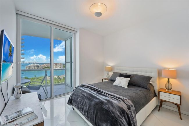 APT-1704 - 50 S Pointe Dr, Condo with 2 bedrooms, 3 bathrooms and null parking in Miami Beach FL | Image 7