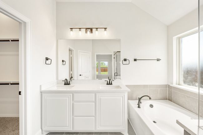 11916 Serval St, House other with 4 bedrooms, 3 bathrooms and null parking in Godley TX | Image 13