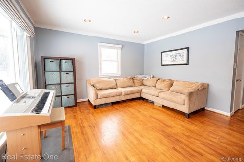 4605 Rosewold Ave, Royal Oak, MI, 48073-1744 | Card Image