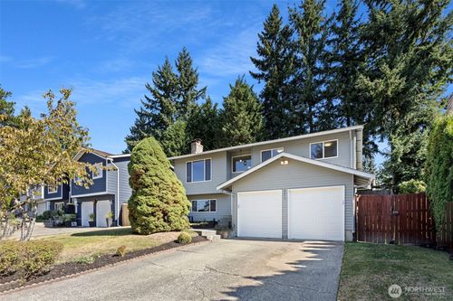 17714 160th Ave Se, Renton, WA, 98058-9146 | Card Image