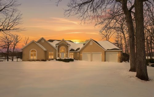 9284 E Court Eleven, Effingham, IL, 62401-7627 | Card Image