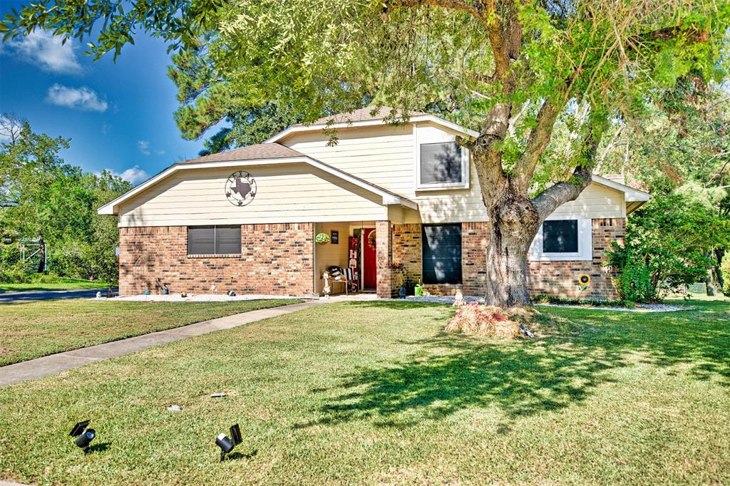 Tompkins Dr, Baytown, TX 77521