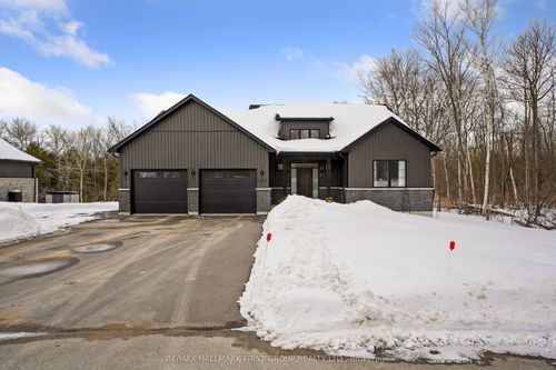 137 Ridgeline Dr, Grafton, ON, K0K2G0 | Card Image