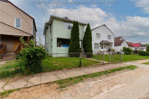311 18th Street, Dunbar, WV, 25064 | Card Image
