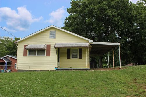 215 Burgess St, Florence, AL, 35630-5328 | Card Image