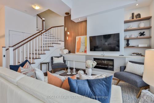 th105-25 Malcolm Rd, East York, ON, M4G0C1 | Card Image