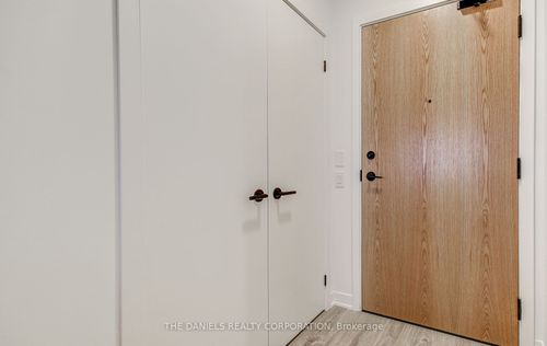 2705-2495 Eglinton Ave W, Mississauga, ON, L5M2T2 | Card Image