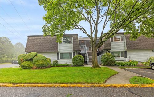 172-189 Feller Dr, Central Islip, NY, 11722-1211 | Card Image