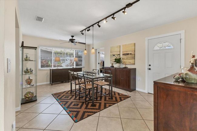 2402 33 Rd St W, House other with 3 bedrooms, 2 bathrooms and null parking in BRADENTON FL | Image 11