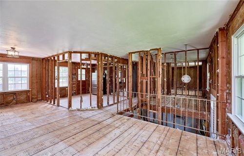 1405 Pleasantview Dr, Saint Charles, MO, 63303-3319 | Card Image