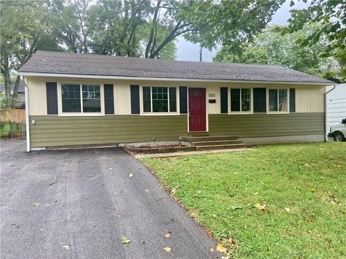 5201 S Norfleet Rd, Independence, MO, 64055-5672 | Card Image