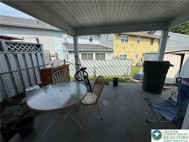215 W Lehigh St, Townhouse with 3 bedrooms, 3 bathrooms and null parking in Bethlehem PA | Image 43