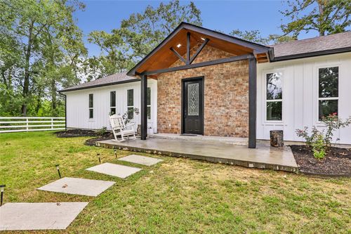 634 County Road 2342, Dayton, TX, 77535-2046 | Card Image